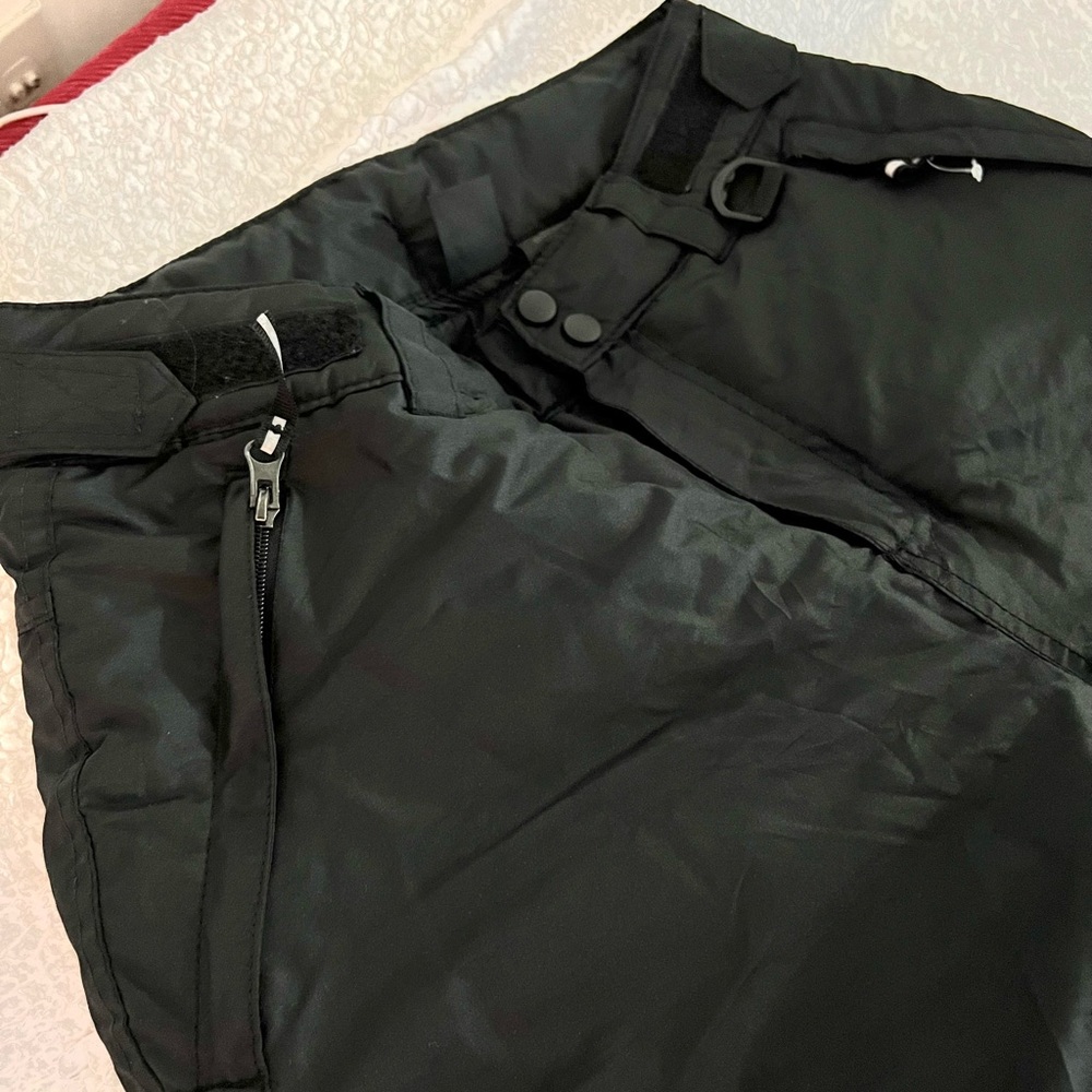 Snowpants - Picture 2 of 4
